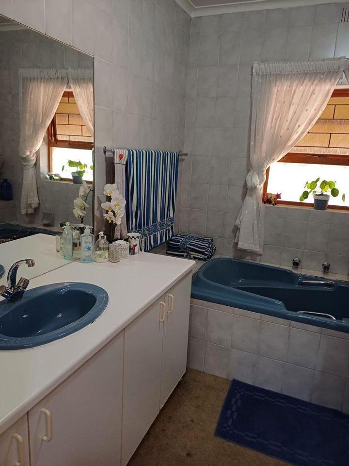 4 Bedroom Property for Sale in Panorama Western Cape